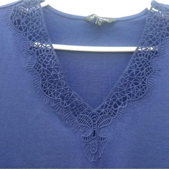 2 Banana Republic tops  - Picture 7 of 10